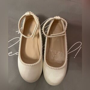 Beautiful Kailee P girls communion/flower girl/wedding shoes size 13 (NEW)
